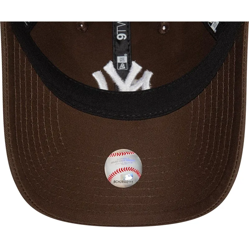 cap-ivelt-kafyav-reguliruema-lenta-9twenty-league-essential-new-york-yankees-mlb-new-era