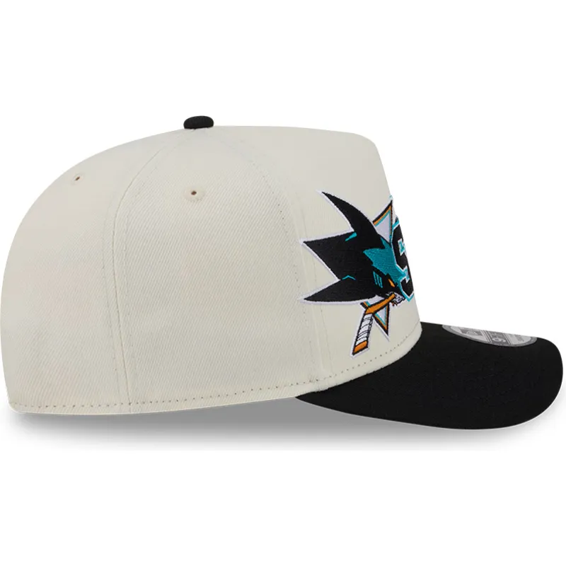 gorra-curva-beige-y-negra-snapback-9fifty-a-frame-classic-de-san-jose-sharks-nhl-de-new-era