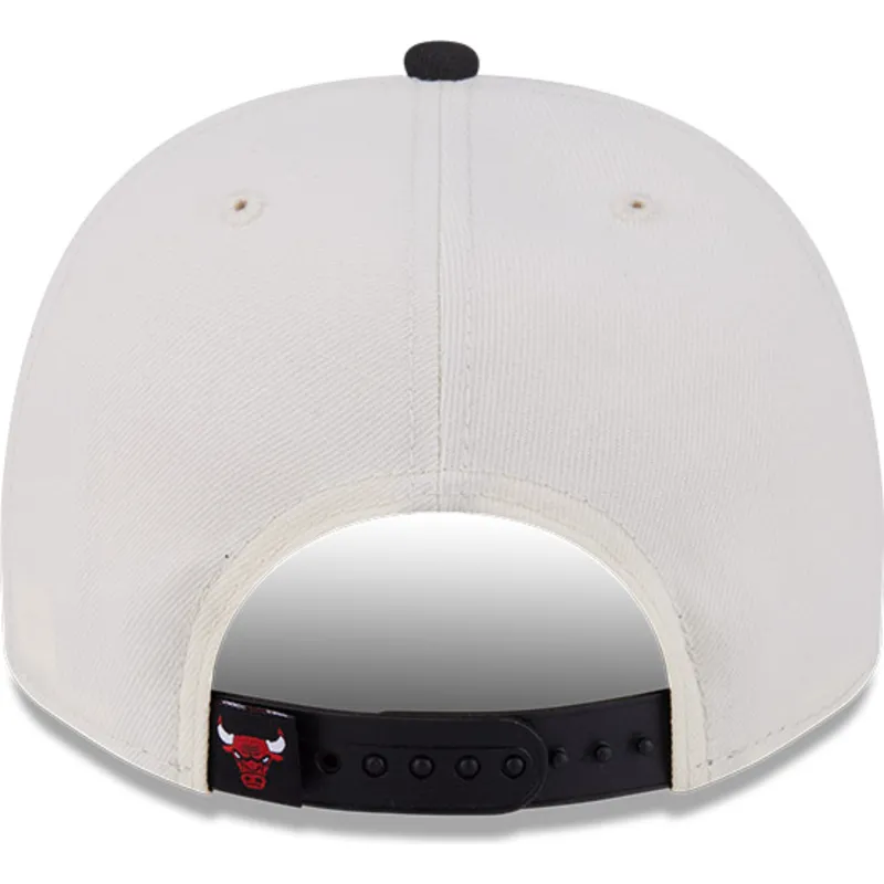 beige-und-schwarze-gebogene-snapback-kappe-9fifty-a-frame-classic-der-chicago-bulls-nba-von-new-era