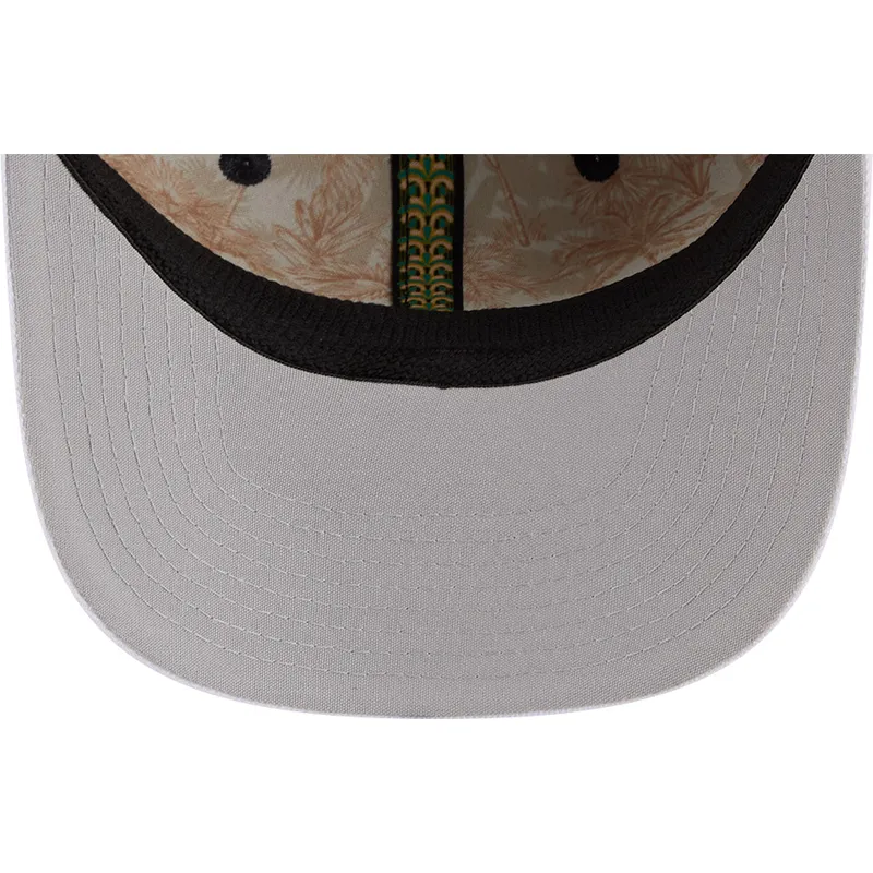 cap-ivelt-tmnosin-snapbek-9seventy-stretch-snap-flower-new-york-yankees-mlb-new-era