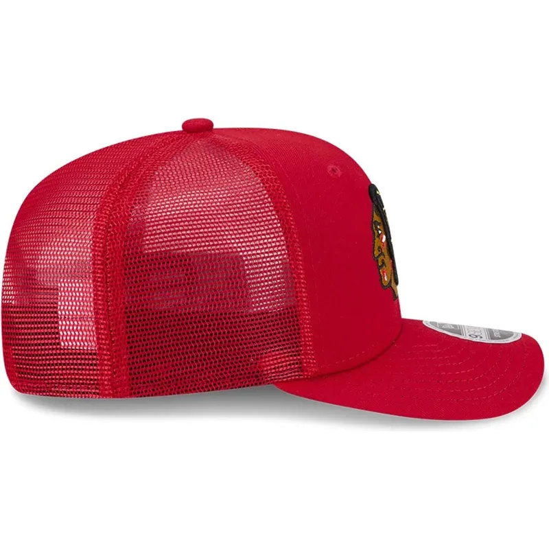 cap-ivelt-cherven-snapbek-9seventy-stretch-snap-eg-chicago-blackhawks-nhl-new-era