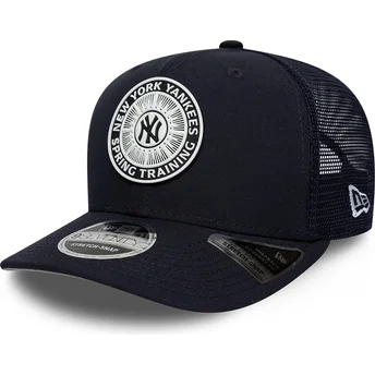 Mörkblå trucker-keps 9SEVENTY Stretch Snap Circle Spring Training från New York Yankees MLB av New Era