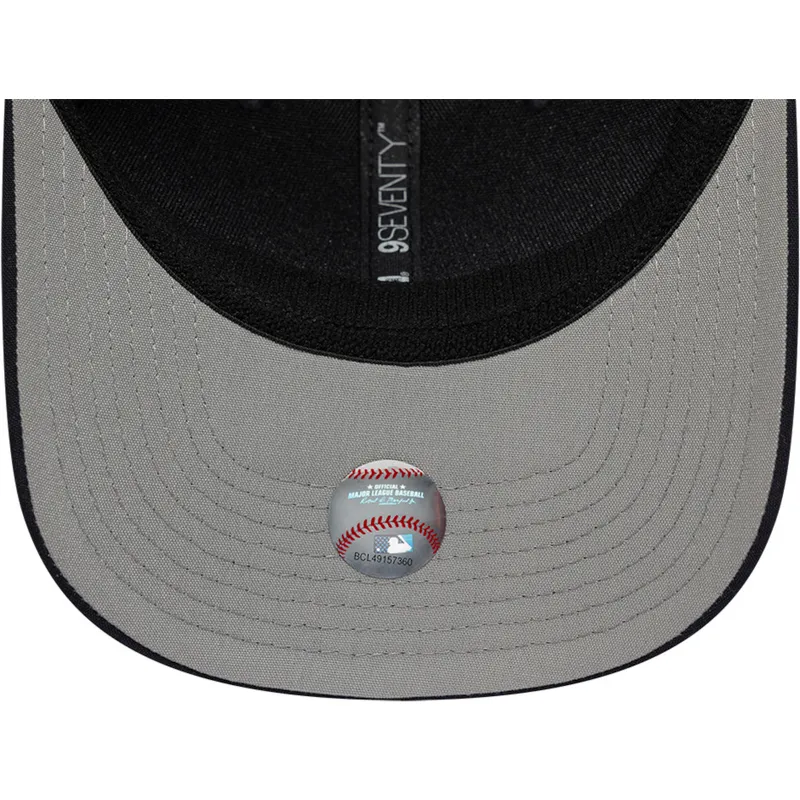 sapkak-ivelt-sotetkek-snapback-9seventy-stretch-snap-circle-spring-training-new-york-yankees-mlb-new-era