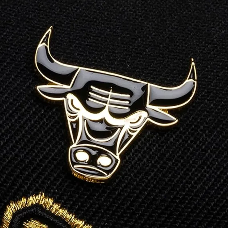 sapkak-ivelt-fekete-snapback-pinned-gold-pro-chicago-bulls-nba-mitchell-ness