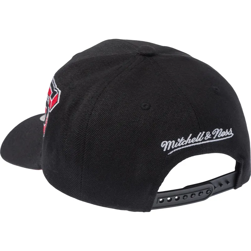 svart-bojd-keps-snapback-hyper-type-pro-fran-chicago-bulls-nba-av-mitchell-ness
