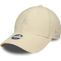 gorra-curva-beige-ajustable-para-mujer-9forty-mini-cord-de-new-york-yankees-mlb-de-new-era