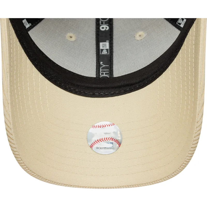 bojd-beige-justerbar-keps-for-dam-9forty-mini-cord-fran-new-york-yankees-mlb-av-new-era
