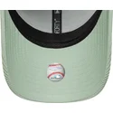 gorra-curva-verde-ajustable-para-mujer-9forty-mini-cord-de-new-york-yankees-mlb-de-new-era