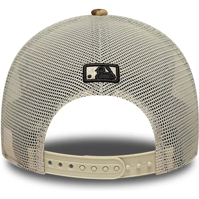 cap-ivelt-leopard-snapbek-9forty-m-crown-a-frame-leopard-new-york-yankees-mlb-new-era