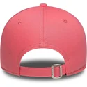 rosa-bojd-justerbar-keps-med-beige-logotyp-for-dam-9twenty-league-essential-midi-fran-new-york-yankees-mlb-av-new-era