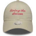 bojd-beige-justerbar-keps-for-dam-9twenty-living-the-dream-slogan-fran-new-era