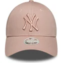 justerbar-rosa-bojd-keps-med-rosa-logotyp-for-dam-9forty-league-essential-fran-new-york-yankees-mlb-av-new-era