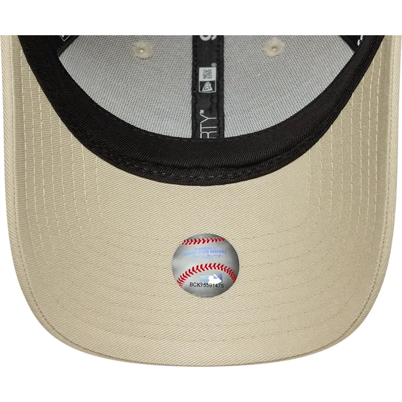 cap-ivelt-bezhov-reguliruema-lenta-9forty-metallic-new-york-yankees-mlb-new-era
