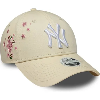 Böjd beige justerbar keps för dam 9FORTY Floral Icon Side från New York Yankees MLB av New Era