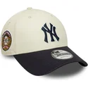 bojd-keps-beige-och-marinbla-justerbar-med-marinbla-logotyp-9forty-world-series-new-york-yankees-mlb-fran-new-era
