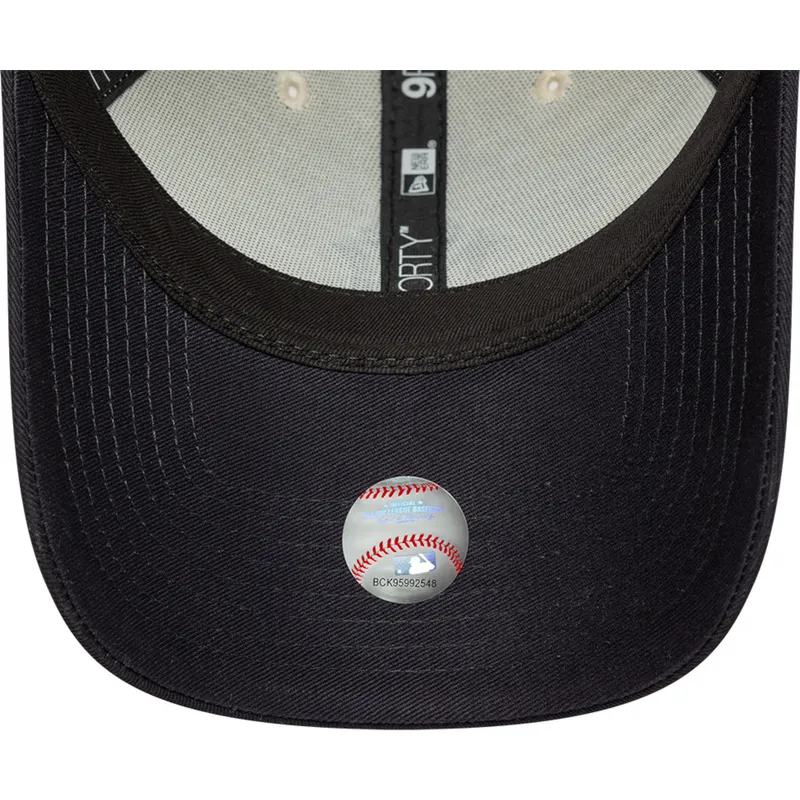 sapkak-ivelt-bezs-allithato-9forty-world-series-new-york-yankees-mlb-new-era