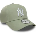grune-gebogene-snapback-kappe-e-frame-league-essential-der-new-york-yankees-mlb-von-new-era