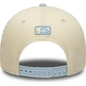 cap-ivelt-bezhov-snapbek-9forty-m-crown-side-script-new-york-yankees-mlb-new-era