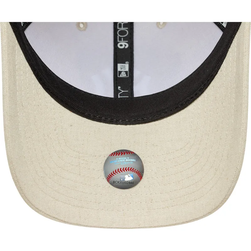 sapkak-ivelt-bezs-snapback-9forty-m-crown-linen-new-york-yankees-mlb-new-era