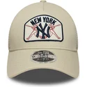 cap-ivelt-bezhov-snapbek-9forty-m-crown-a-frame-new-york-yankees-mlb-new-era