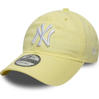 Ljusgul böjd justerbar keps 9TWENTY League Essential från New York Yankees MLB av New Era