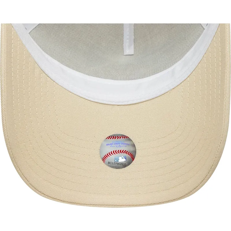 sapkak-ivelt-bezs-snapback-a-frame-outline-new-york-yankees-mlb-new-era