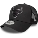 schwarze-trucker-cap-mit-schwarzem-logo-a-frame-outline-der-chicago-bulls-nba-von-new-era