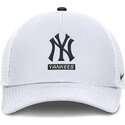 cap-ivelt-byal-snapbek-primetime-dri-fit-rise-structured-new-york-yankees-mlb-nike
