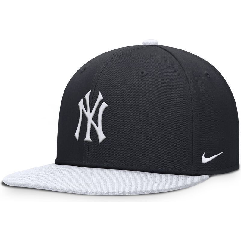 marineblaue-und-weisse-flache-snapback-kappe-fur-jungen-dri-fit-pro-structured-square-bill-von-new-york-yankees-mlb-von-nike
