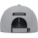 cap-ivelt-siv-reguliruema-lenta-primetime-club-structured-uv-poly-ripstop-new-york-yankees-mlb-nike