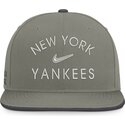 sapkak-lapos-zold-snapback-dri-fit-pro-structured-square-bill-new-york-yankees-mlb-nike