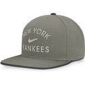 sapkak-lapos-zold-snapback-dri-fit-pro-structured-square-bill-new-york-yankees-mlb-nike