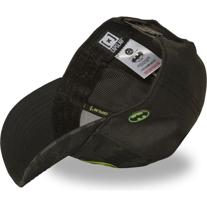 trucker-cap-schwarzes-camouflage-batman-dc11-logb-dc-comics-von-capslab trucker-cap-schwarzes-camouflage-batman-dc11-logb-dc-comics-von-capslab