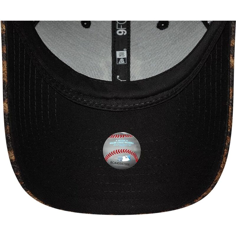 sapkak-ivelt-leopardmintas-allithato-9forty-leopard-cosy-new-york-yankees-mlb-new-era