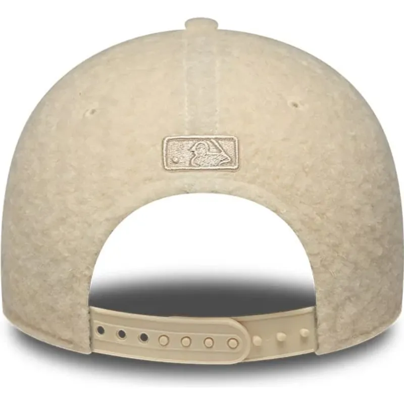 sapkak-ivelt-bezs-snapback-9forty-m-crown-winter-borg-los-angeles-dodgers-mlb-new-era
