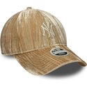sapkak-ivelt-bezs-allithato-9twenty-velour-new-york-yankees-mlb-new-era