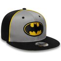 sapkak-lapos-szurke-snapback-gyereknek-9fifty-piping-batman-dc-comics-new-era