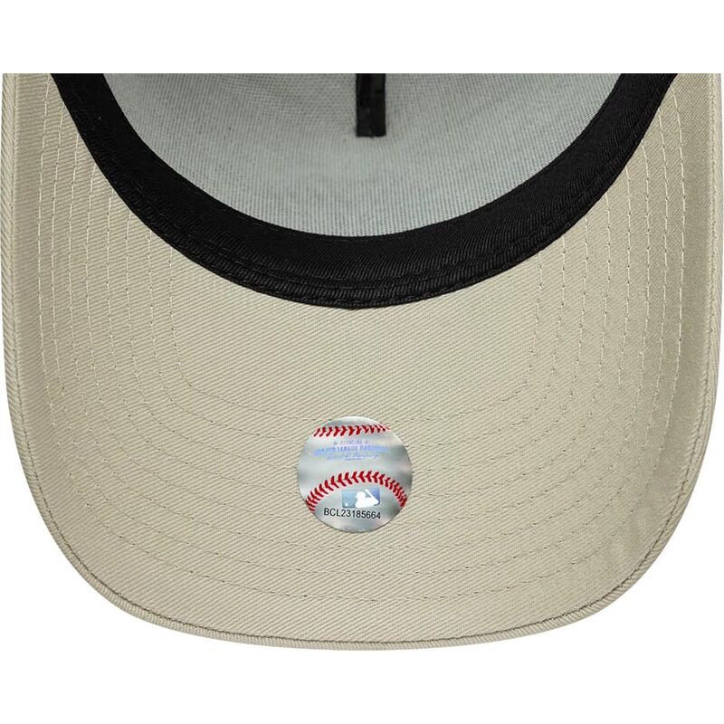 sapkak-ivelt-bezs-snapback-e-frame-league-essential-new-york-yankees-mlb-new-era sapkak-ivelt-bezs-snapback-e-frame-league-essential-new-york-yankees-mlb-new-era