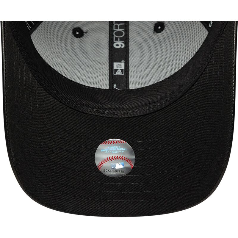 sapkak-ivelt-fekete-snapback-9forty-m-crown-pu-diamante-new-york-yankees-mlb-new-era