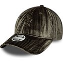 sapkak-ivelt-zold-allithato-9twenty-velour-new-york-yankees-mlb-new-era