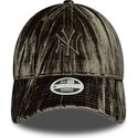 sapkak-ivelt-zold-allithato-9twenty-velour-new-york-yankees-mlb-new-era