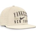 sapkak-lapos-bezs-illesztett-dri-fit-true-structured-aero-bill-new-york-yankees-mlb-nike