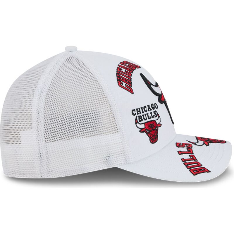 sapkak-ivelt-feher-snapback-9forty-m-crown-a-frame-all-over-chicago-bulls-nba-new-era