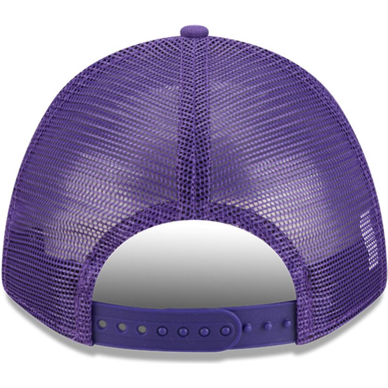 sapkak-ivelt-lila-snapback-9forty-m-crown-a-frame-all-over-los-angeles-lakers-nba-new-era