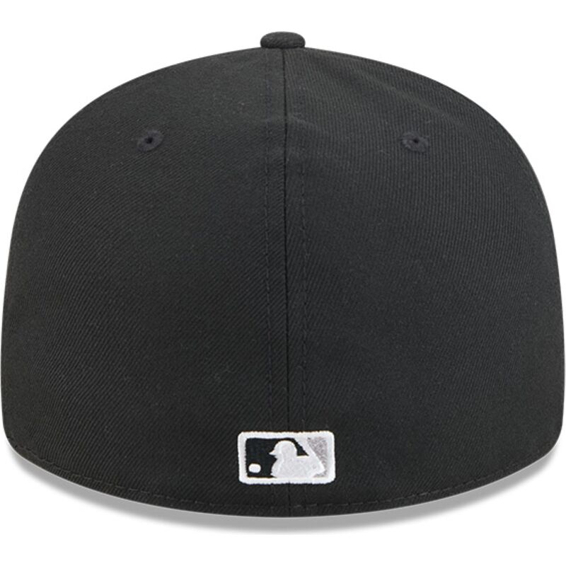 sapkak-ivelt-fekete-illesztett-59fifty-pin-na-lifestyle-f1-chicago-white-sox-mlb-new-era