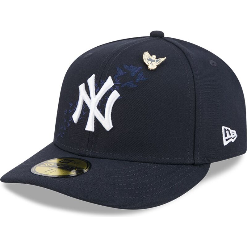 sapkak-ivelt-sotetkek-illesztett-59fifty-pin-na-lifestyle-f1-new-york-yankees-mlb-new-era sapkak-ivelt-sotetkek-illesztett-59fifty-pin-na-lifestyle-f1-new-york-yankees-mlb-new-era