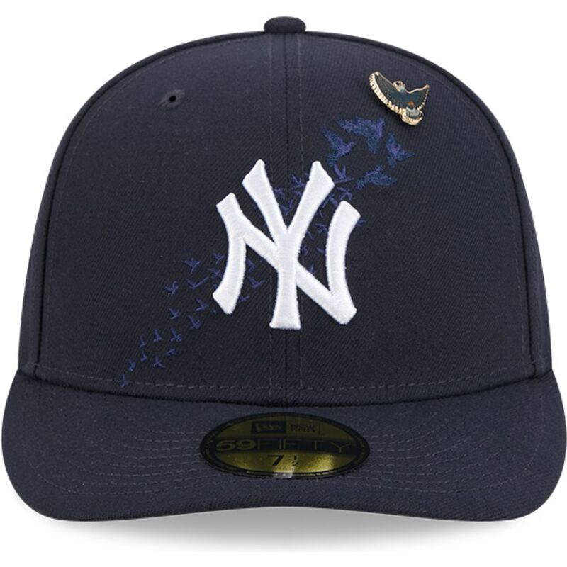 sapkak-ivelt-sotetkek-illesztett-59fifty-pin-na-lifestyle-f1-new-york-yankees-mlb-new-era sapkak-ivelt-sotetkek-illesztett-59fifty-pin-na-lifestyle-f1-new-york-yankees-mlb-new-era
