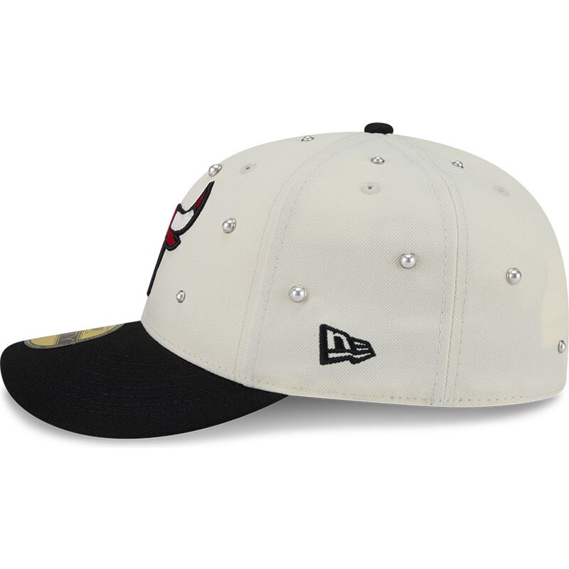 sapkak-ivelt-bezs-illesztett-59fifty-beads-na-lifestyle-f1-chicago-bulls-nba-new-era sapkak-ivelt-bezs-illesztett-59fifty-beads-na-lifestyle-f1-chicago-bulls-nba-new-era