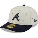 sapkak-ivelt-bezs-illesztett-59fifty-beads-na-lifestyle-f1-atlanta-braves-mlb-new-era