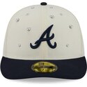 sapkak-ivelt-bezs-illesztett-59fifty-beads-na-lifestyle-f1-atlanta-braves-mlb-new-era